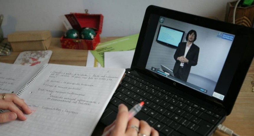 Enfermer&iacute;a comenz&oacute; la cursada  de forma virtual