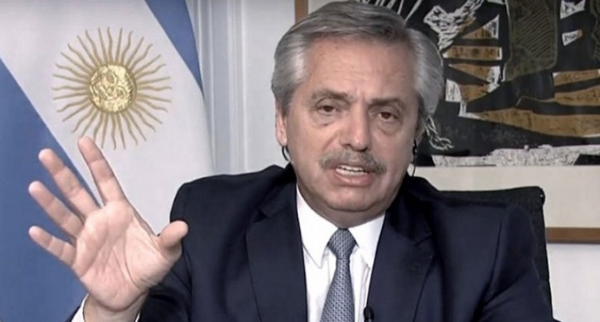 Fern&aacute;ndez recibe a comit&eacute; de expertos de salud y a l&iacute;deres de movimientos sociales