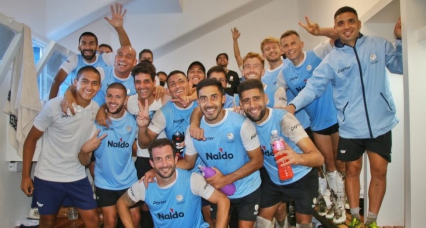 Dos goles de Troncoso le dieron la victoria al Club Ciudad en el debut