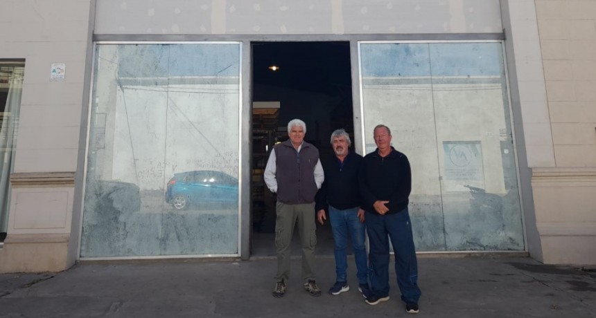 Hoy comienza el remate de las existencias del corralón Devito