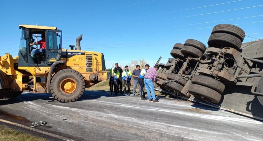 Liberaron la Ruta 65 tras 6 horas de trabajo del equipo municipal. FM 10 habló con Roque Bazán, Jefe de Defensa Civil de la ciudad