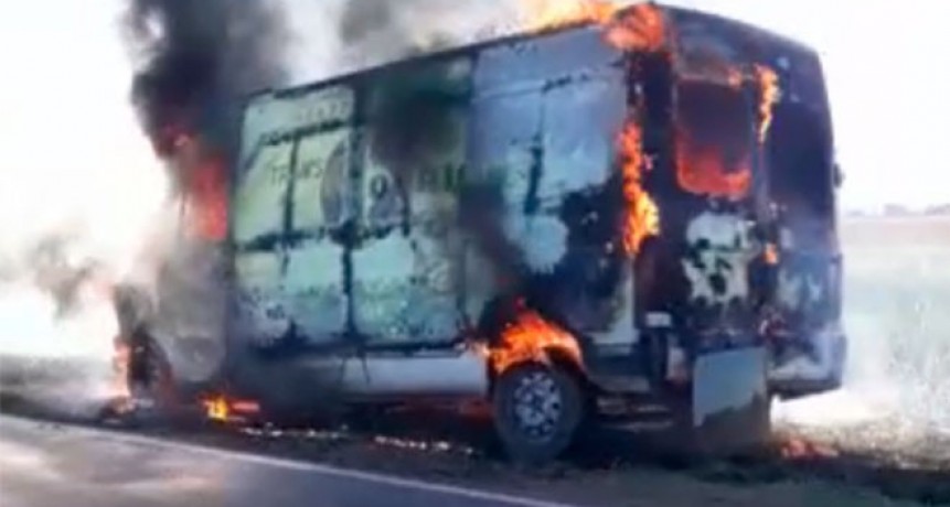 Ruta 226: Se incendió un utilitario este viernes por la tarde