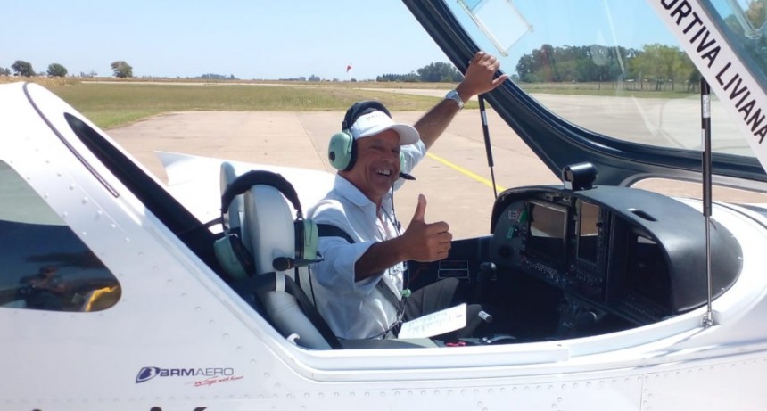 Gualberto Collazo: “Estoy trabajando en Lincoln para un escuela privada de aviación, y prácticamente volamos todos los días con alumnos de toda la zona”