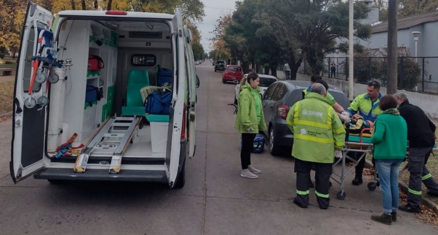 Se registró una colisión entre la conductora de un vehículo y un menor en bicicleta