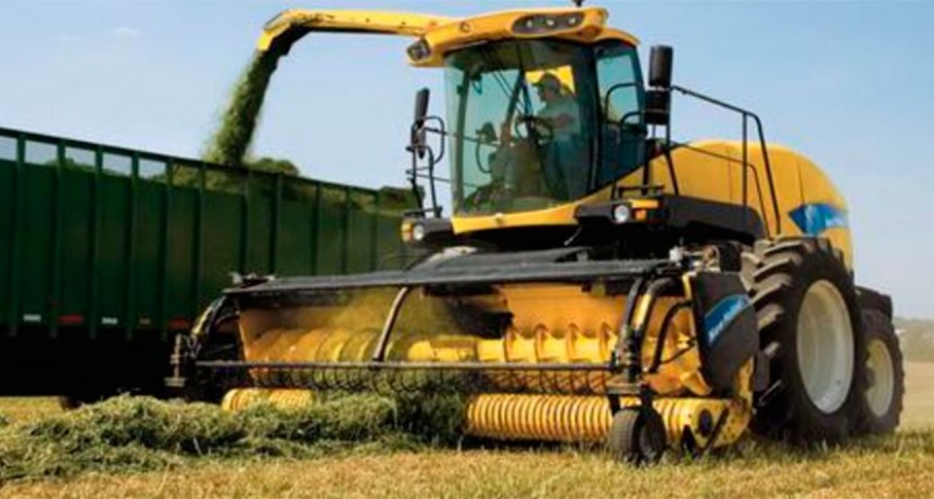 Trenque Lauquen: Un trabajador rural murió al instante al ser succionado por una máquina Picadora de Maíz