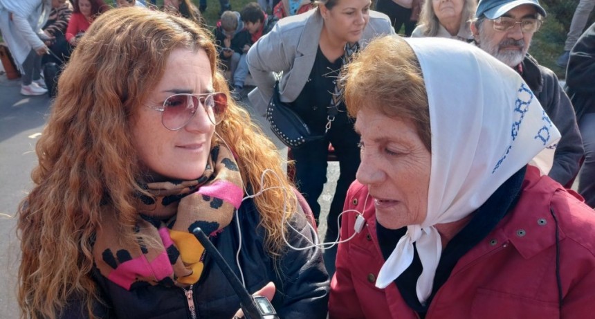 Cristina Cabib, caminó junto a su madre Sofía “Chola” Cabib en la búsqueda de su hijo desaparecido, estuvo presente en el acto para recordar a Gody Álvarez y habló con FM 10