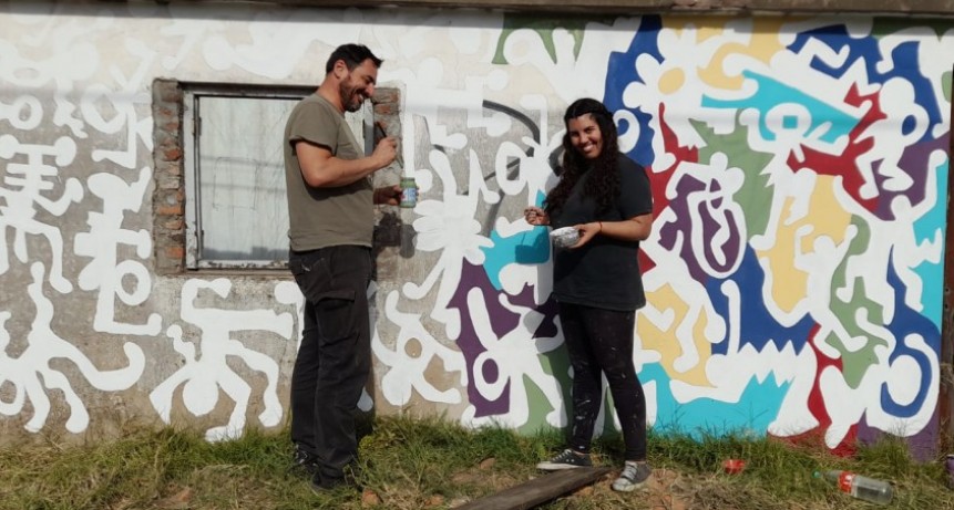  Mostramos los trabajos de Agostina Sosa, artista plástica que contó su historia en el móvil de Radioshow en FM 10