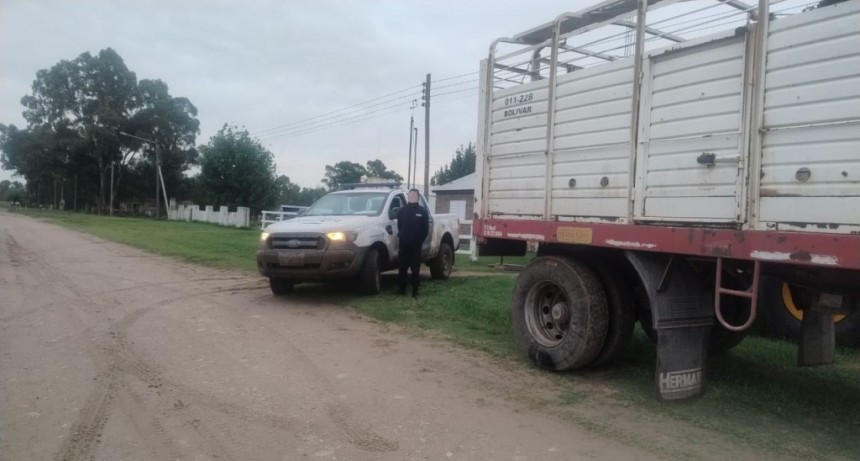 Información Oficial: Personal Policial secuestró un acoplado de hacienda, con pedido de secuestro activo requerido por un Juzgado Federal