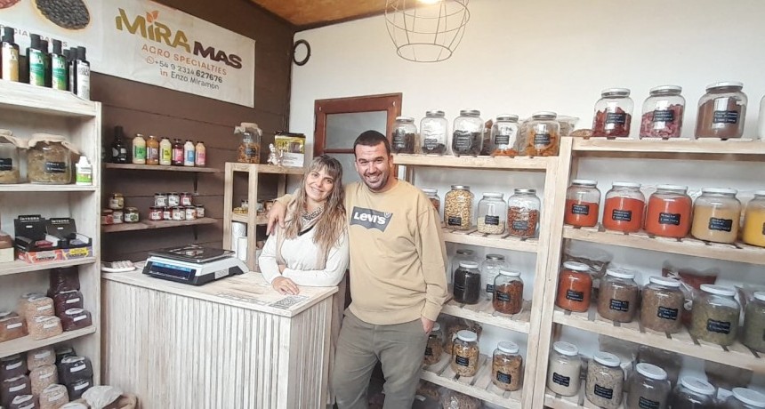 Visitamos Miramás y hablamos con su propietarios Angie Mandrini y Enzo Miramón