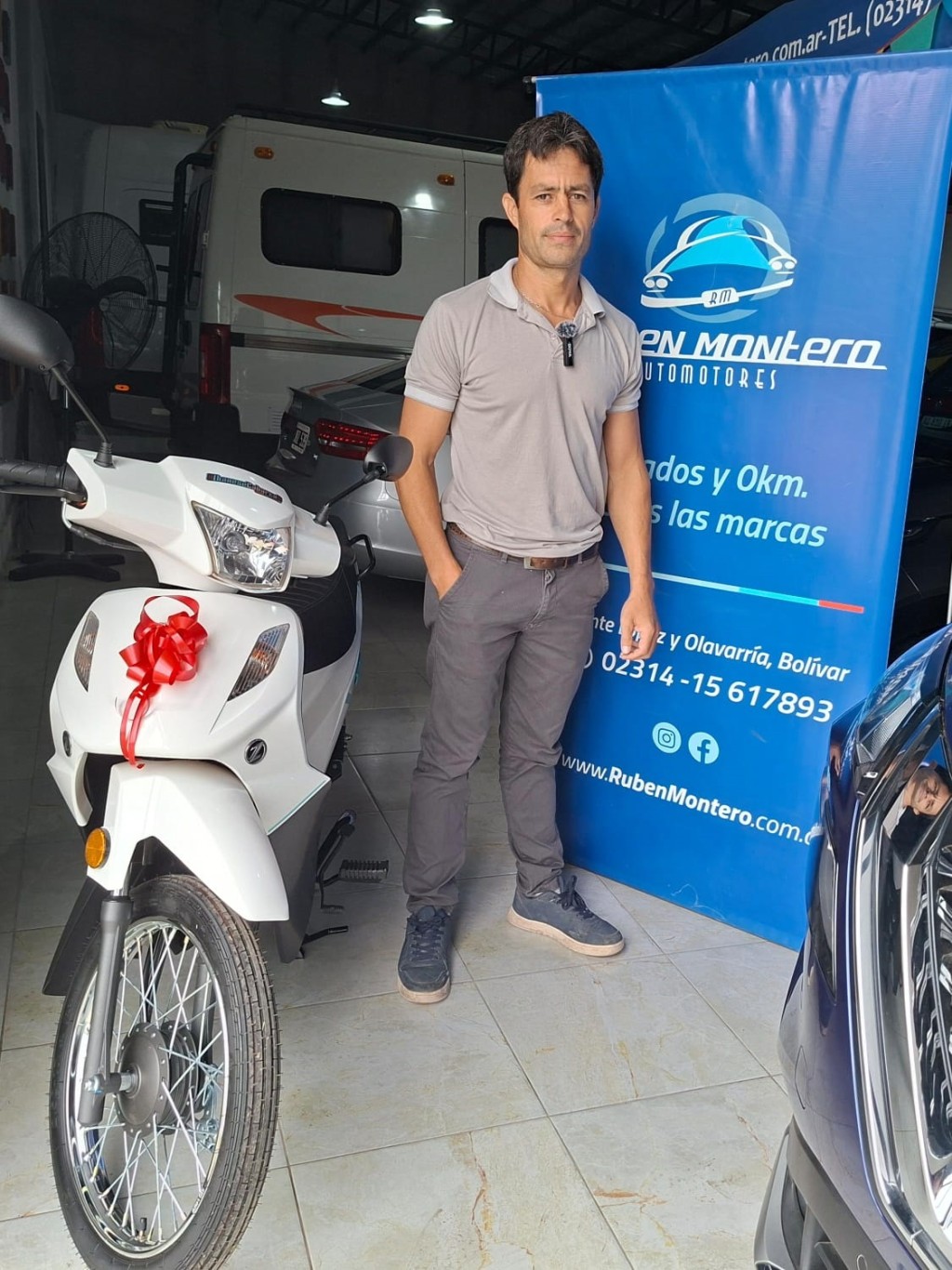 Ruben Montero Automotores regala una moto, interactuando con sus redes sociales