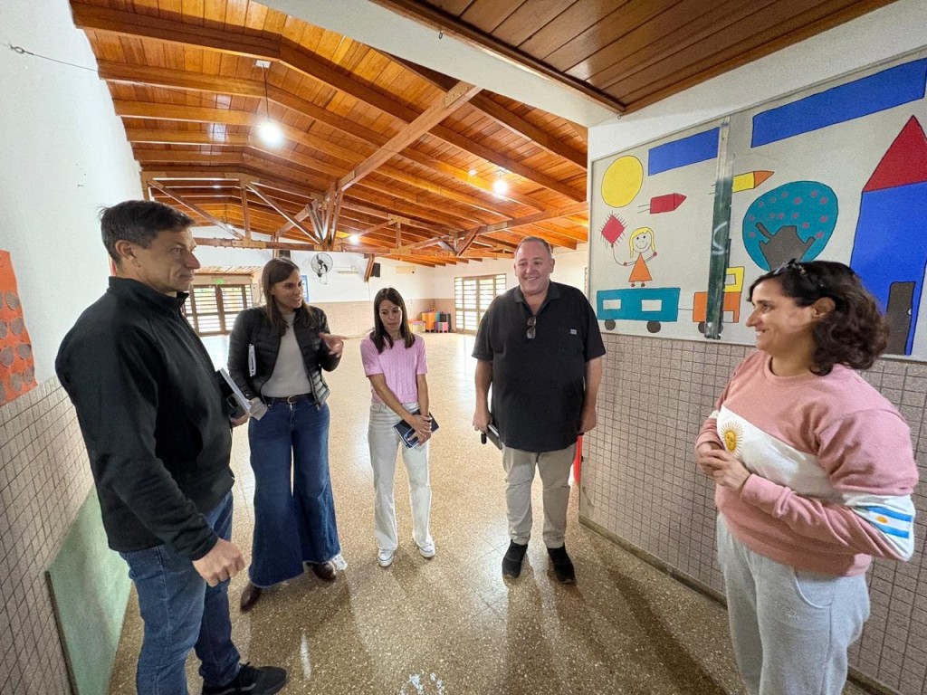 Urdampilleta: el equipo municipal mantuvo una jornada de trabajo integral en varias &aacute;reas de la localidad 