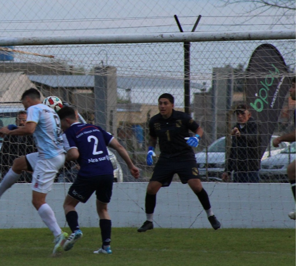 Cristian Anello: "Hay que seguir por el mismo camino, sabemos que no podemos regalar nada porque no estamos para perder&rdquo; 