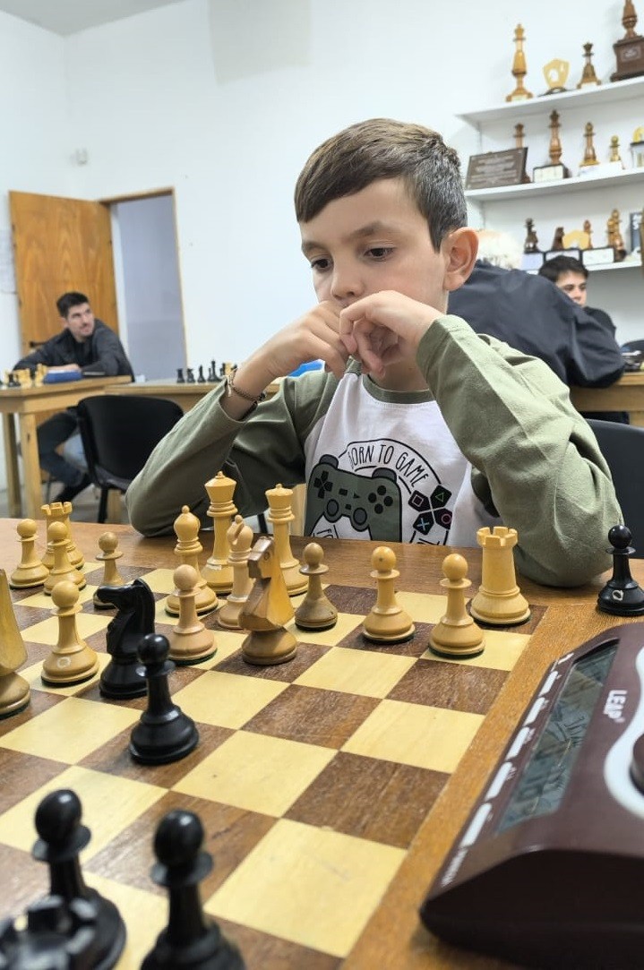 Gino Caverlotti: "Pas&eacute; de jugar una partida amistosa con mi pap&aacute; a ser uno de los mejores de la provincia de Buenos Aires"