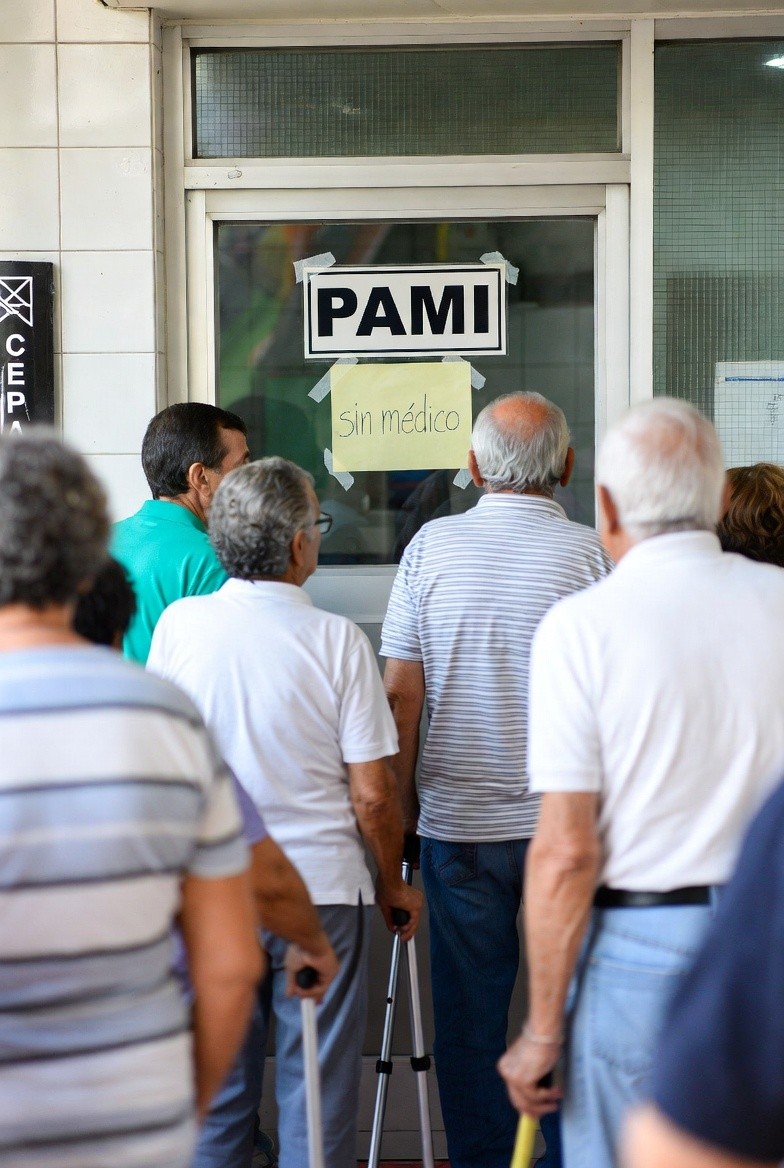 El Colegio de M&eacute;dicos advirti&oacute; por el riesgo de colapso en la atenci&oacute;n de jubilados