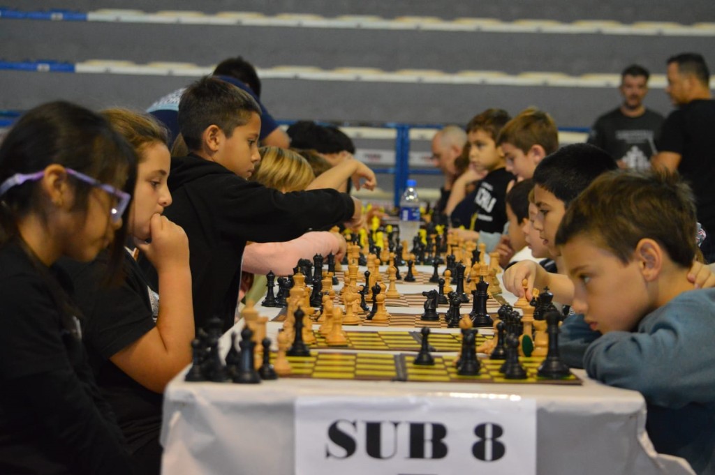 Bol&iacute;var fue sede de la 2&ordf; fecha del Prix del Centro de Ajedrez, con una destacada participaci&oacute;n de la Escuela Municipal