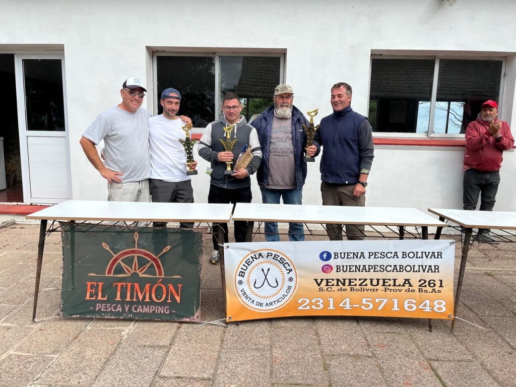 Club de Pesca Las Acollaradas: Luciano D&iacute;az, Mat&iacute;as y Rub&eacute;n Salloechebarr&iacute;a, fueron el tr&iacute;o ganador del concurso de pesca variada