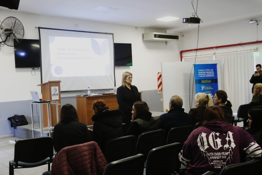 Se desarroll&oacute; el Primer Encuentro de Capacitaciones impulsado por el Municipio y la C&aacute;mara Comercial Bol&iacute;var