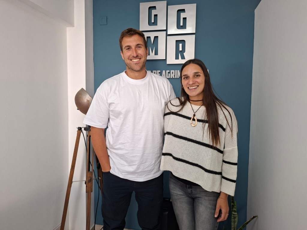 D&iacute;a del Agrimensor: Visitamos a Guadalupe Renzi y Gabriel Mocciaro, quienes trabajan hace ocho a&ntilde;os en Bol&iacute;var en la profesi&oacute;n