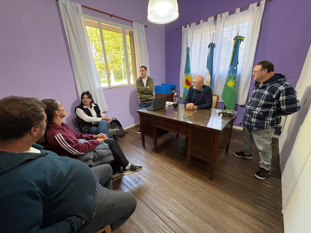 Actividad Municipio: Producci&oacute;n acerc&oacute; sus servicios a Pirovano, con una jornada de atenci&oacute;n en la Delegaci&oacute;n