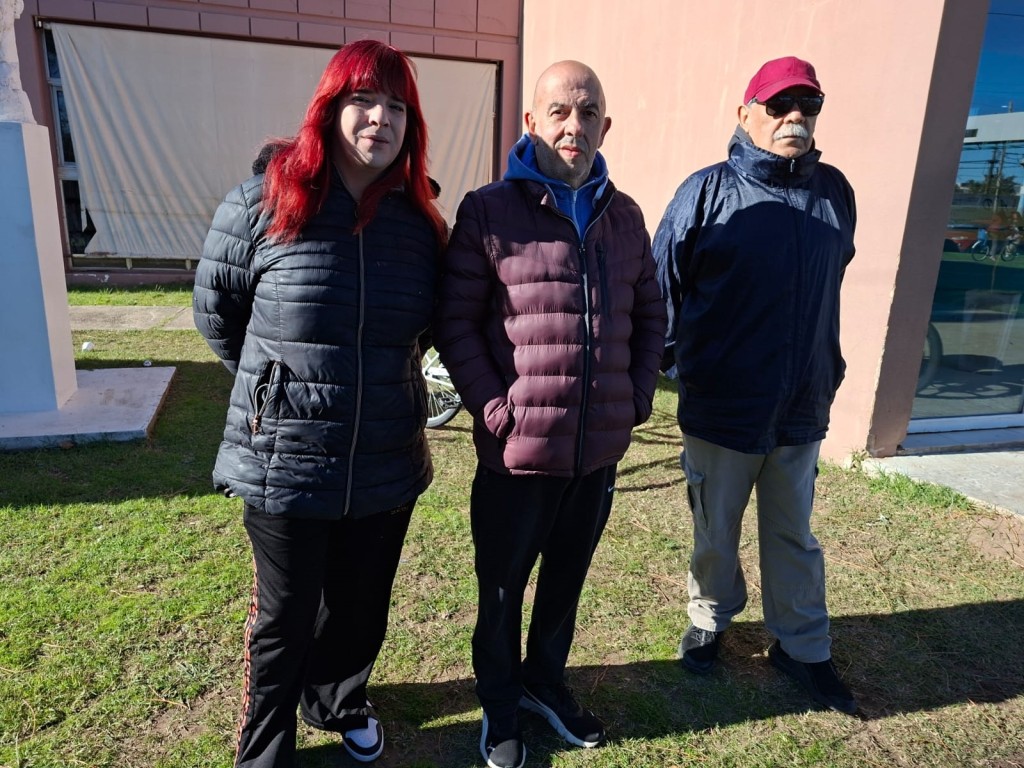 ATRAMUBO impuls&oacute; el cese de actividades de empleados municipales por dos horas, con movilizaci&oacute;n y reclamo salarial frente al hospital