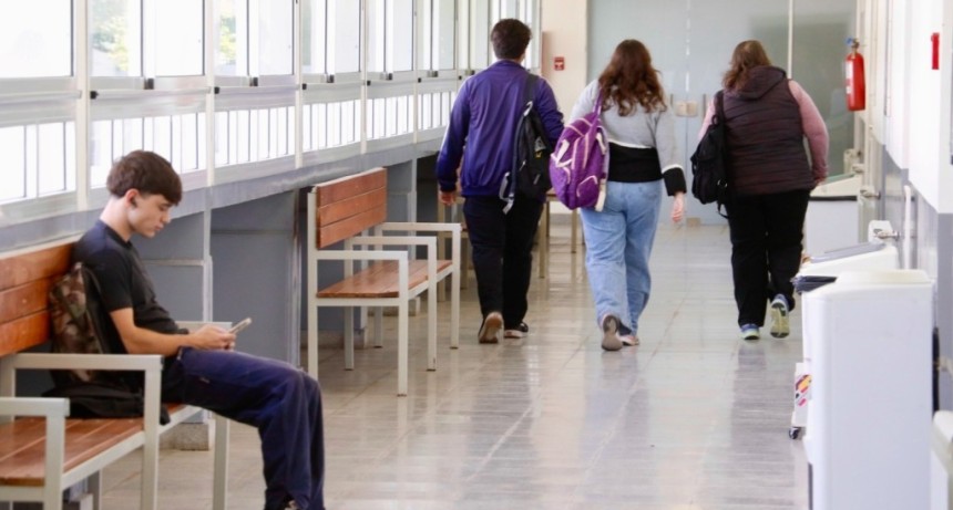 El Centro Regional Universitario consolida su propuesta educativa y de formaci&oacute;n profesional en Bol&iacute;var