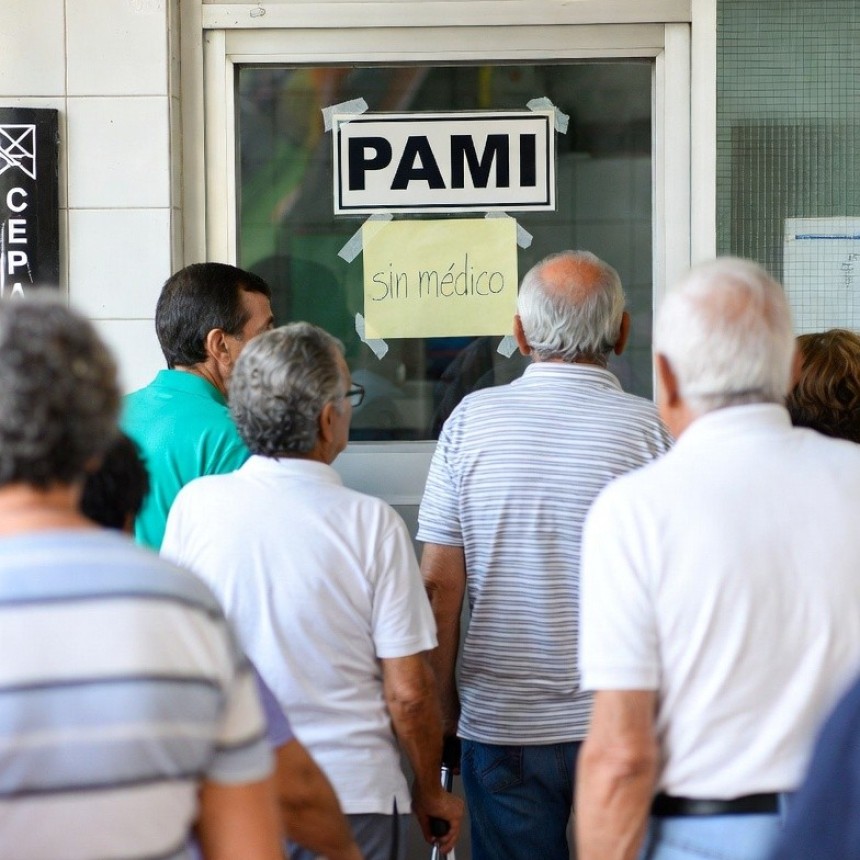 El Colegio de M&eacute;dicos advirti&oacute; por el riesgo de colapso en la atenci&oacute;n de jubilados