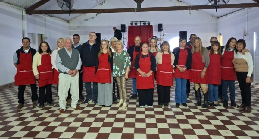 Fiesta del Asado con Cuero en Unzu&eacute;: salon completo y una noche para recordar con excelente servicio y buena m&uacute;sica