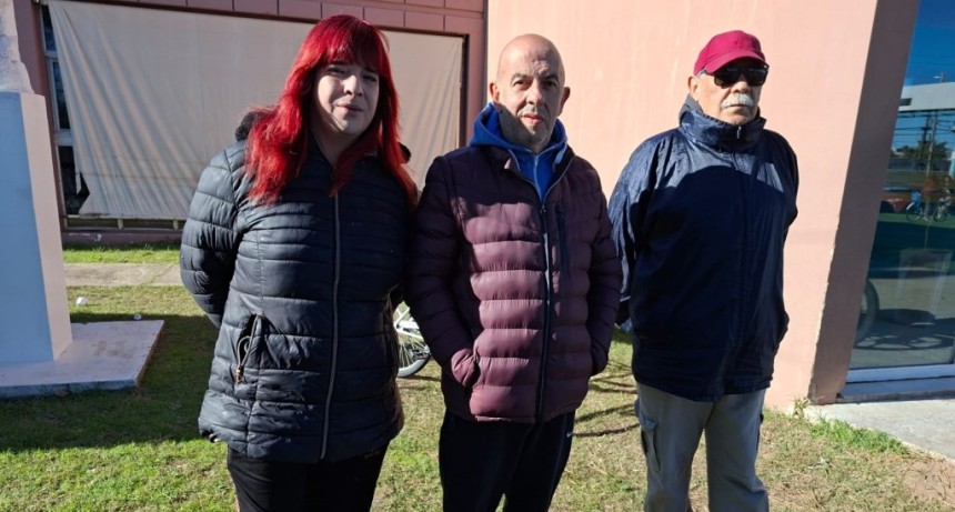 ATRAMUBO impuls&oacute; el cese de actividades de empleados municipales por dos horas, con movilizaci&oacute;n y reclamo salarial frente al hospital