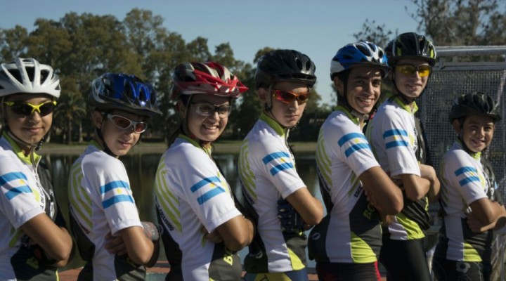 Siete chicos de la Escuela Municipal de Ciclismo compiten en C&oacute;rdoba