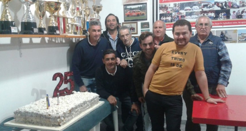 La Agrupaci&oacute;n Bolivarense de Competici&oacute;n celebr&oacute; 25 a&ntilde;os de pasi&oacute;n 