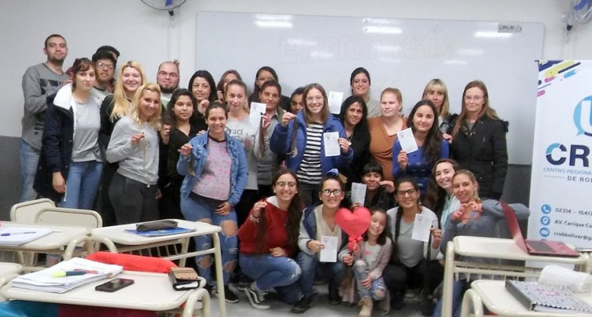Estudiantes de enfermer&iacute;a se sumaron a la colecta Pelucas Solidarias