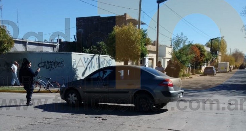 Una joven ciclista debi&oacute; ser trasladada al hospital tras chocar con un autom&oacute;vil