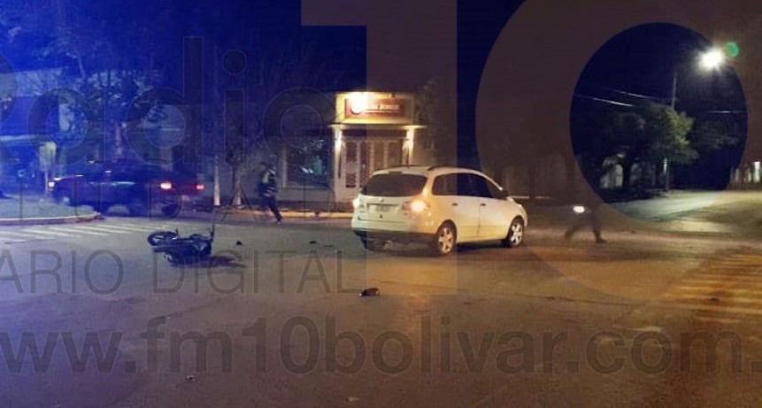 Un motociclista debi&oacute; ser traslado al hospital tras protagonizar un impacto en la noche del pasado martes