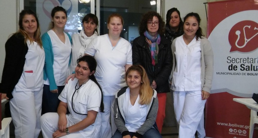 Estudiantes de enfermer&iacute;a realizaron controles de presi&oacute;n