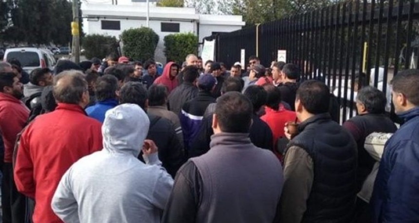 La crisis económica sigue castigando al trabajador: Un operario recibió el telegrama de despido y falleció de un infarto