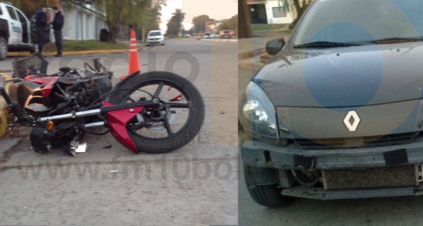 Violento impacto sobre Av. 3 de febrero dej&oacute; como saldo un motociclista hospitalizado