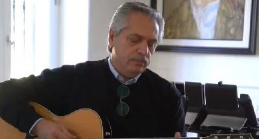 Alberto Fern&aacute;ndez envi&oacute; un mensaje a los m&aacute;s chicos con una canci&oacute;n de Spinetta