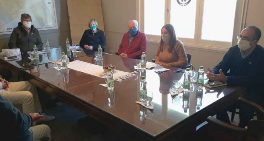 Pisano se reuni&oacute; con representantes de la Sociedad Rural para destrabar las ferias ganaderas