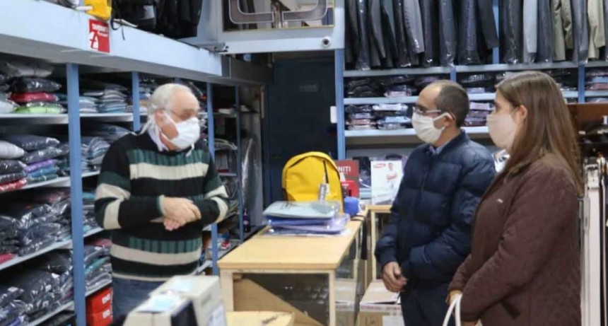El  Intendente Pisano recorri&oacute; comercios locales