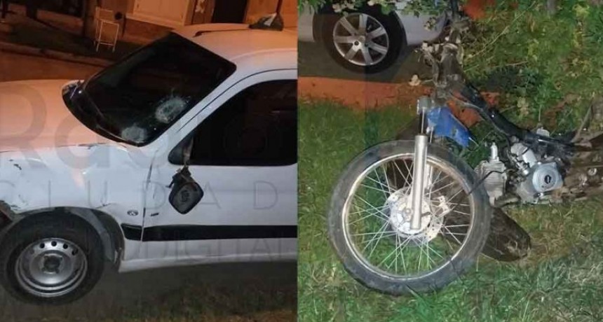Un joven hospitalizado tras grave accidente entre una moto y un utilitario 