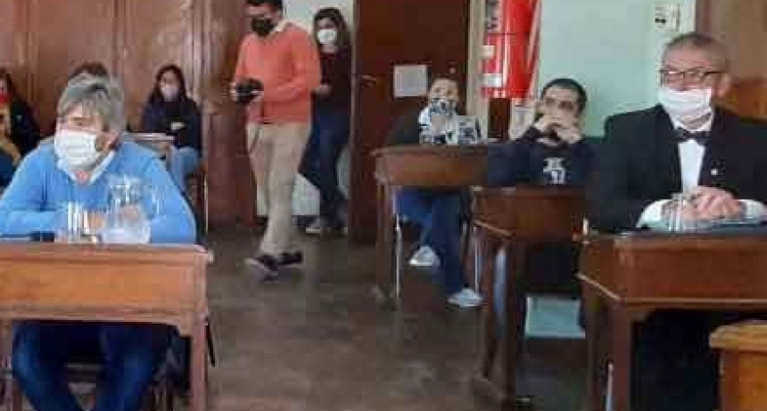 Deuda Externa: Concejales del FCT respaldan a la provincia y la naci&oacute;n 