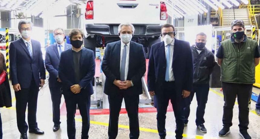 Kicillof visit&oacute; junto al Presidente la planta de Toyota en Z&aacute;rate que reactiv&oacute; su producci&oacute;n