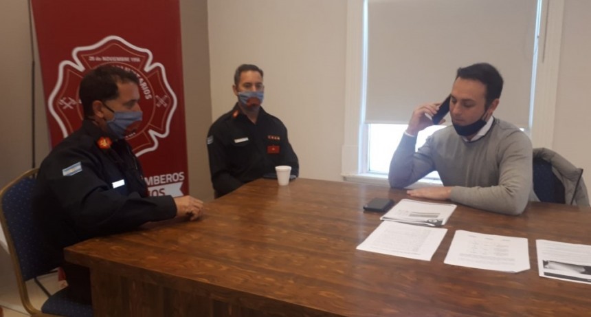 El Consejo Nacional de Bomberos Voluntarios pide que se vacune a sus agentes: Bol&iacute;var participa de la petici&oacute;n