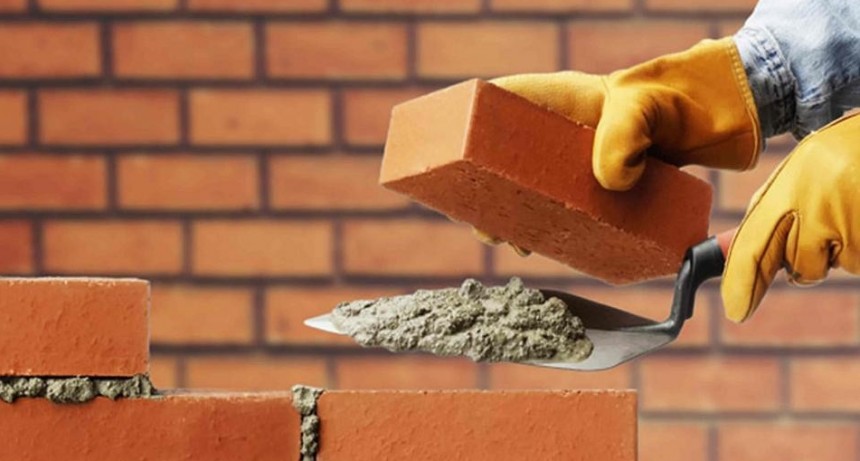 Desde este lunes habilitan el ingreso de público en locales esenciales y no esenciales, para gastronómicos 30% de aforo y delivery hasta las 23 horas. Velve el permiso para los oficios, con protocolo