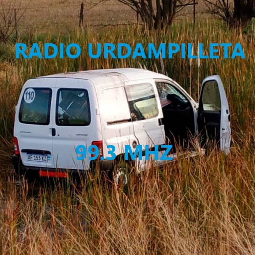 Dos hospitalizados en Urdampilleta tras un despiste y posterior vuelco