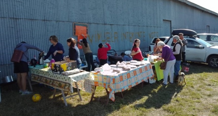 Se realizó el remate solidario en Herrera Vegas, a beneficio del Jardín “Santa Cecilia”, y hablamos con Alejandra Arcumano, una de las docentes