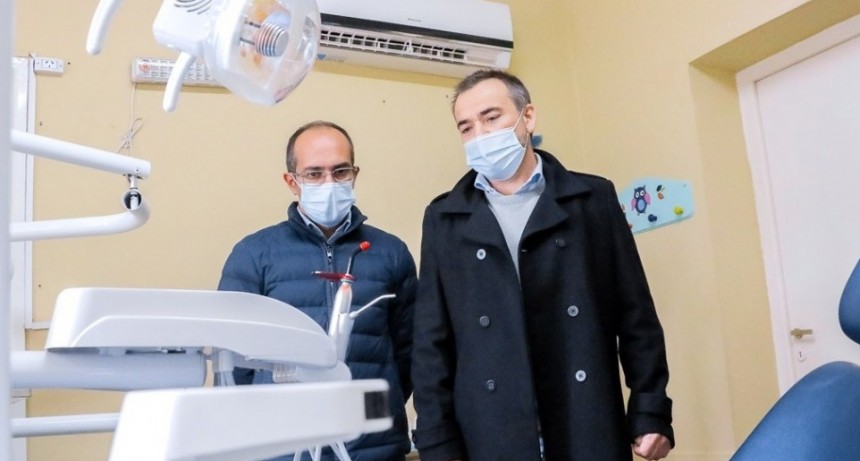 El Intendente Pisano recibió nuevo equipamiento para el servicio de Odontopediatría