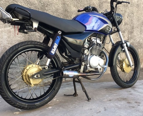 En Olavarría, un alumno fue a cursar y le robaron la moto: “Fue una pareja que pasó todos los semáforos de la Colón en rojo”