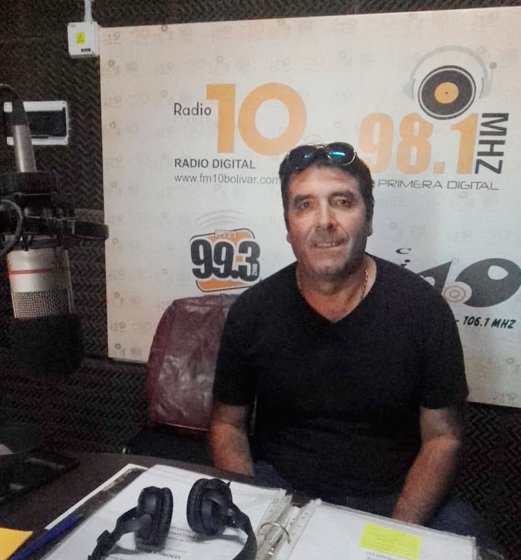 Elvio Gómez nos visitó en FM 10 para contar el desafío solidario “Camino al Norte” a través del cual se acopian alimentos, calzado, agua y artículos de limpieza para habitantes del Impenetrable
