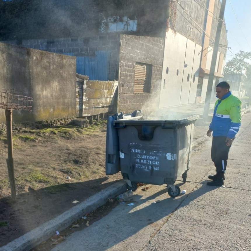 Alcanzaron a salvar un contenedor de las llamas